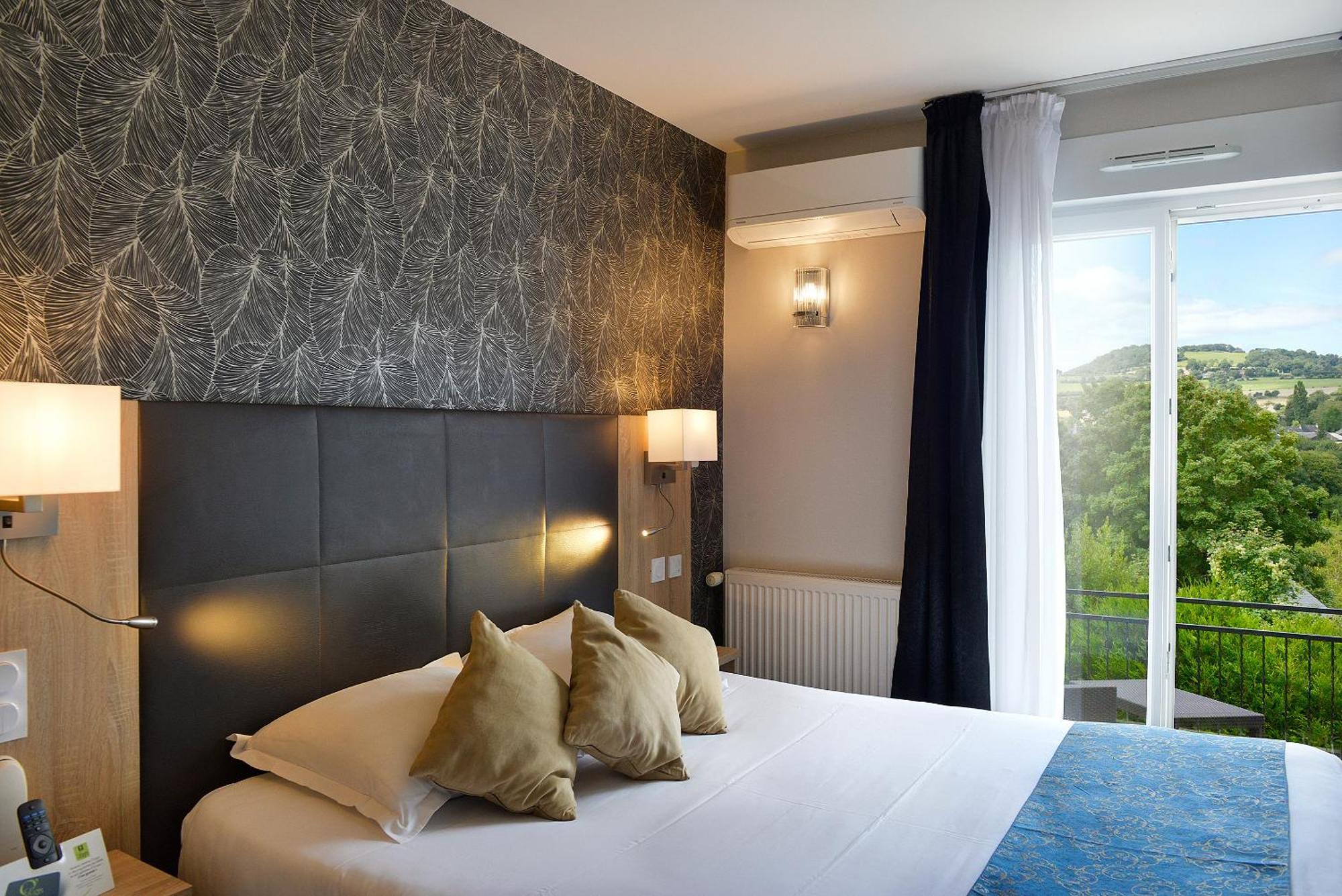 Logis Hotel Spa Restaurant Au Site Normand Clécy Eksteriør billede
