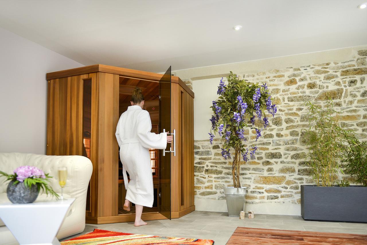 Logis Hotel Spa Restaurant Au Site Normand Clécy Eksteriør billede