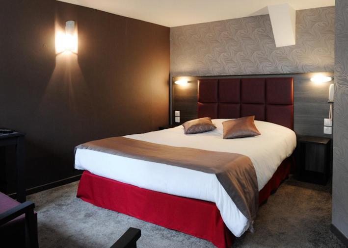 Logis Hotel Spa Restaurant Au Site Normand Clécy Eksteriør billede